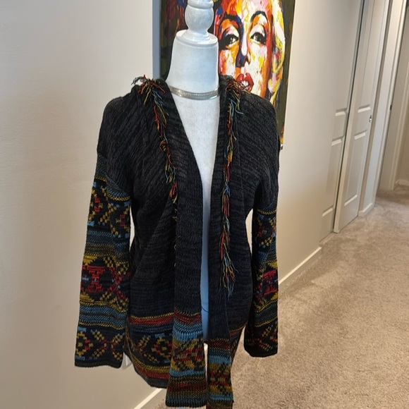 Margeaux & Elle Aztec fringe hems open front - Picture 1 of 10